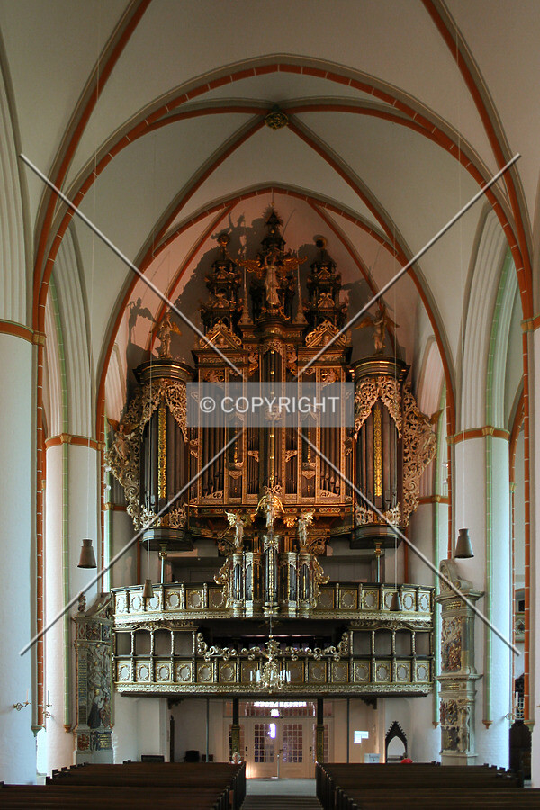Pipe organ