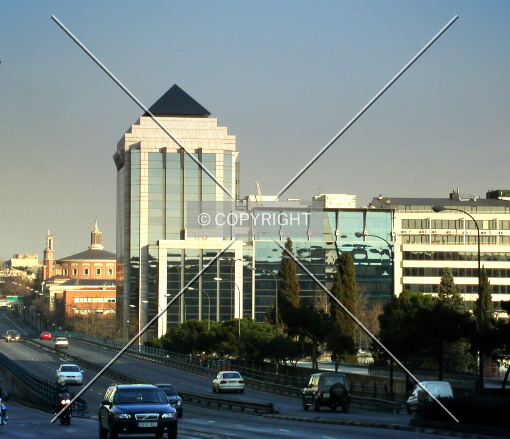 Building with its surroundings at Paseo de la Castellana