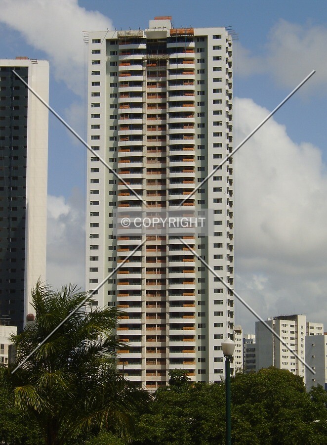 Seen from the east, across the Capibaribe River
