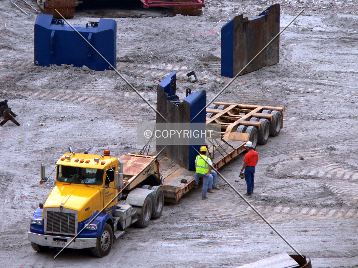 Removing counterweights from a caisson crane