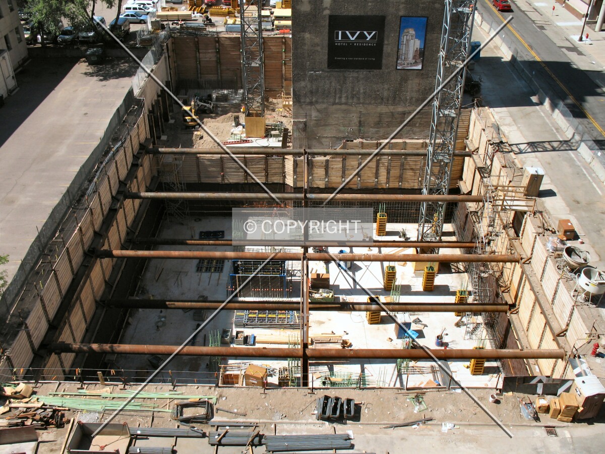 View into the pit from the Leamington Ramp