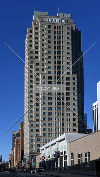Photo 100-642-405
