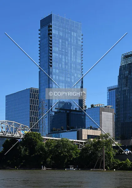 Photo 100-683-304