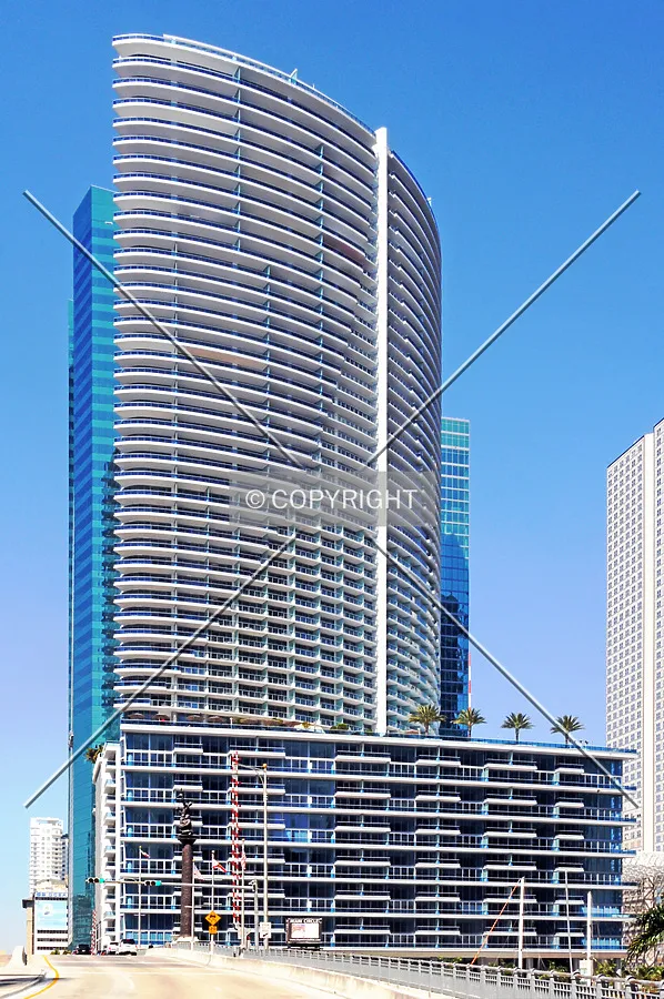 View from the south along the Brickell Avenue Bridge