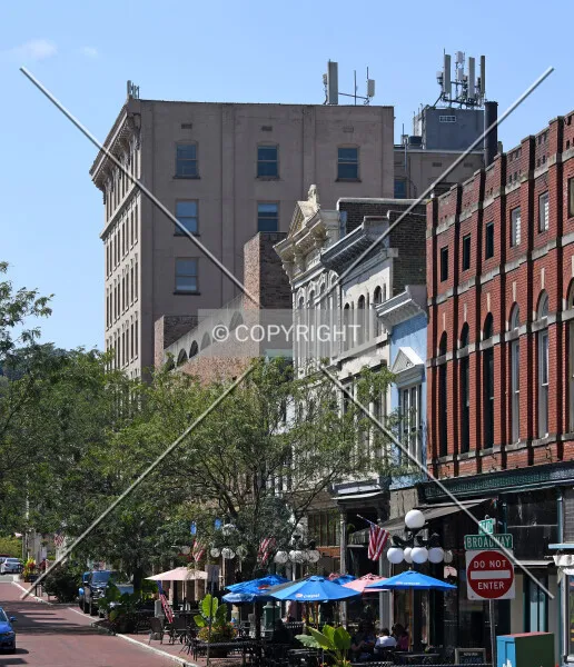 Photo 102-897-632