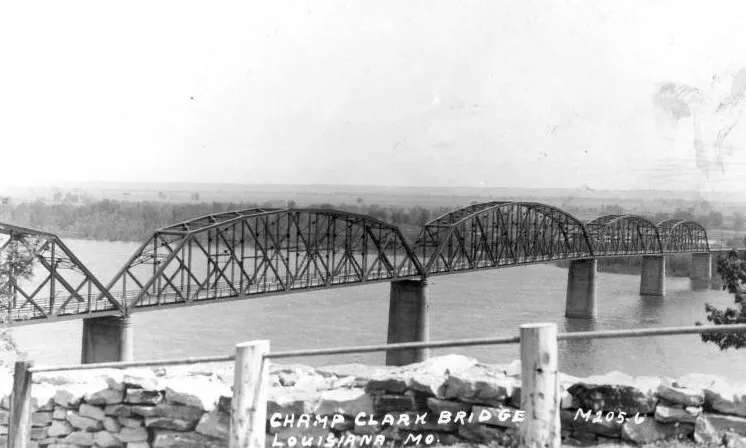 Photo 102-963-735