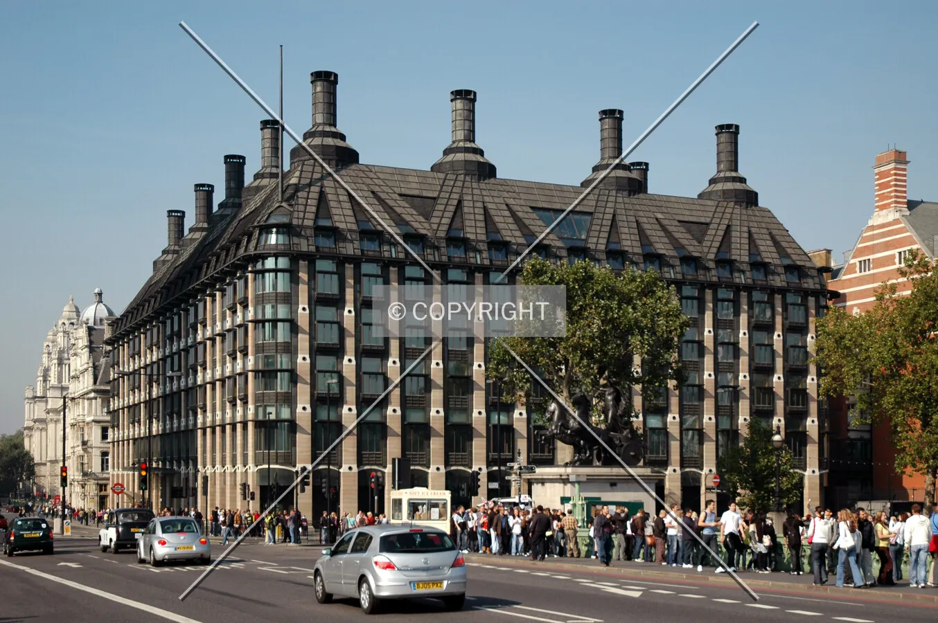 View beside the statue of Queen Boadicea from Westminster Bridge