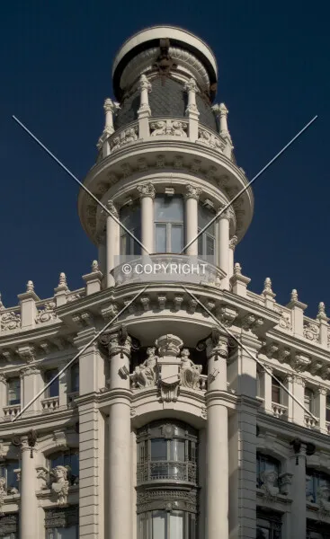 Photo 103-335-929