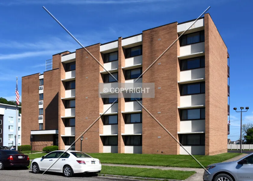 Photo 103-683-046
