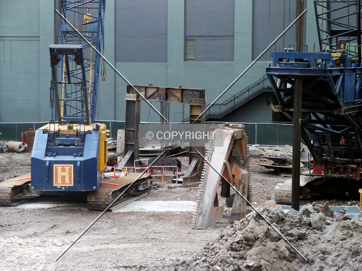 View from the east (note the History Channel logo on the foundation crane - an artifact of a show on Trump's skyscraper in Chicago)