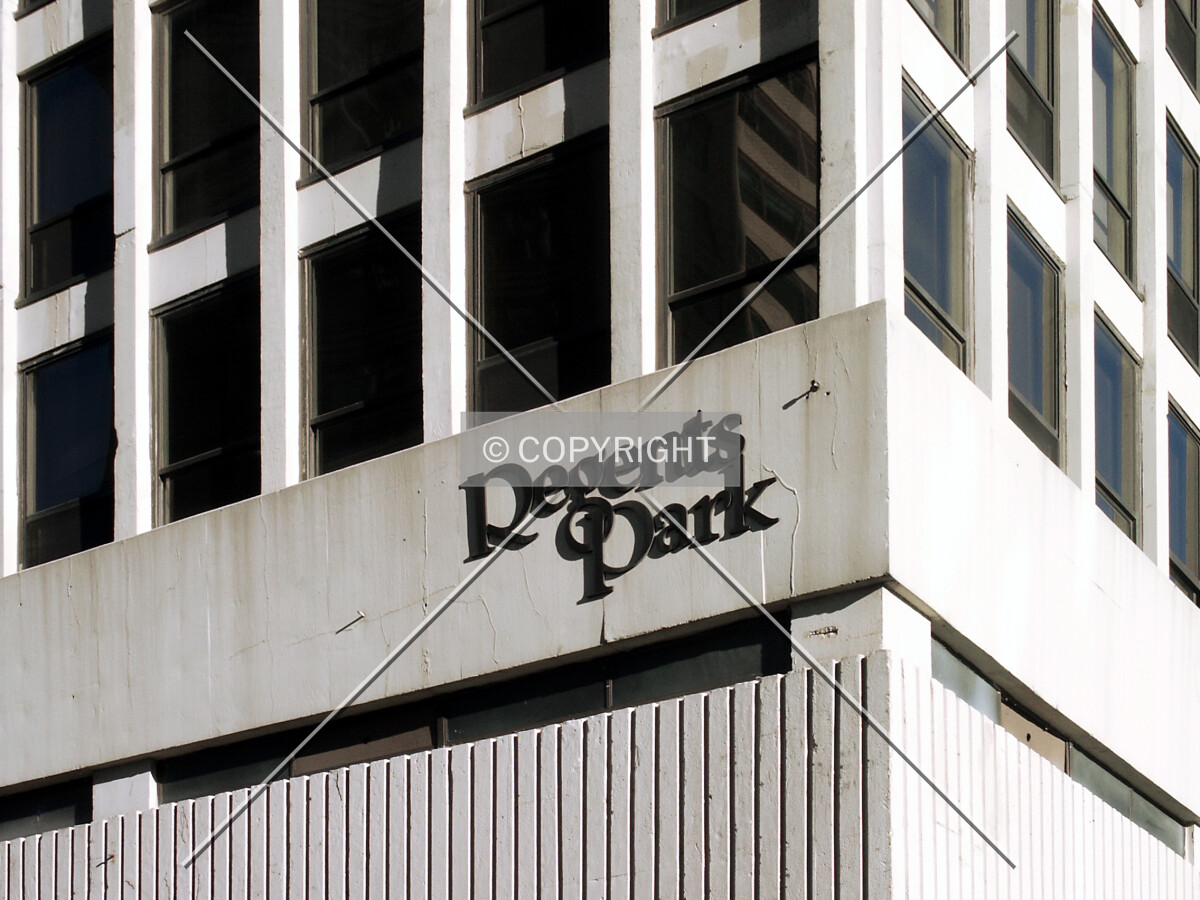 Building sign on the northwest corner