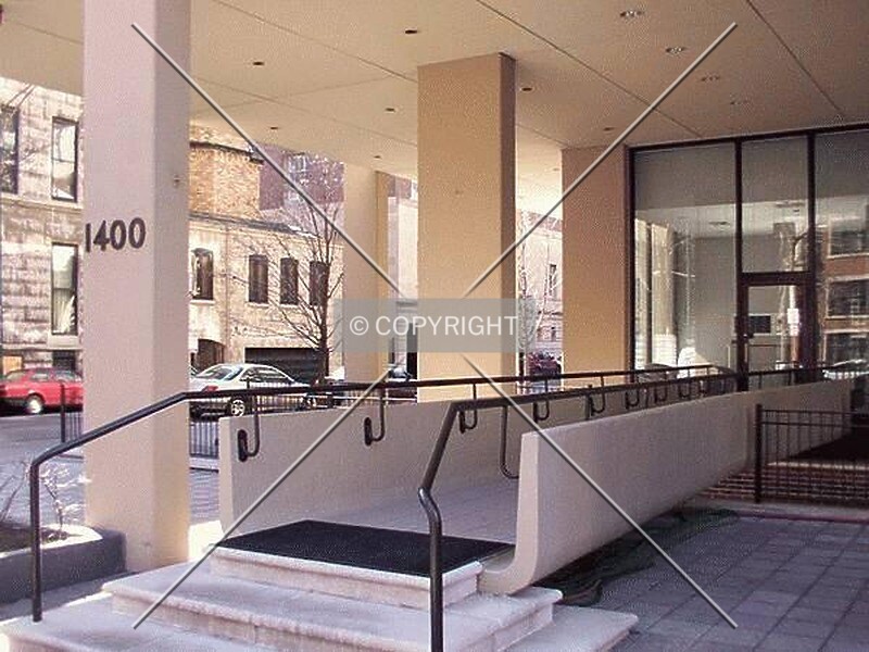 Photo 104-463-648