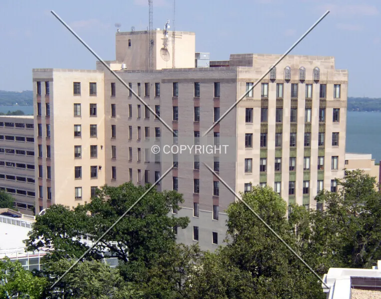 Photo 105-135-457