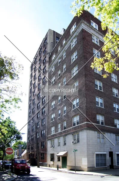 Photo 105-163-056