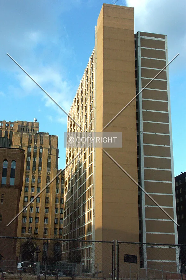 Photo 105-713-740