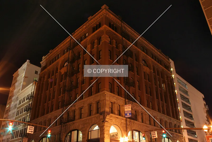 Photo 105-730-685