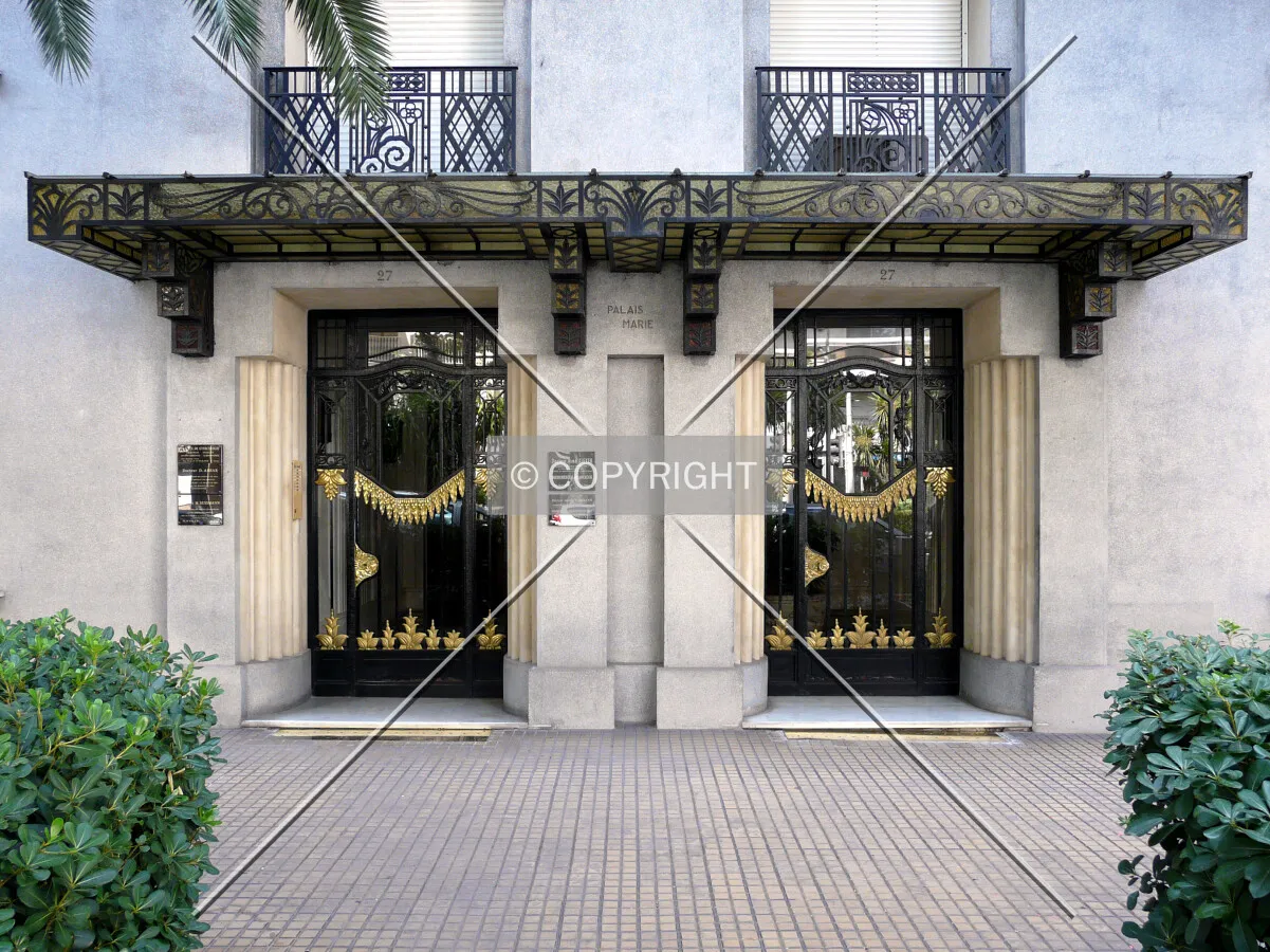 Entrance on Boulevard Victor Hugo