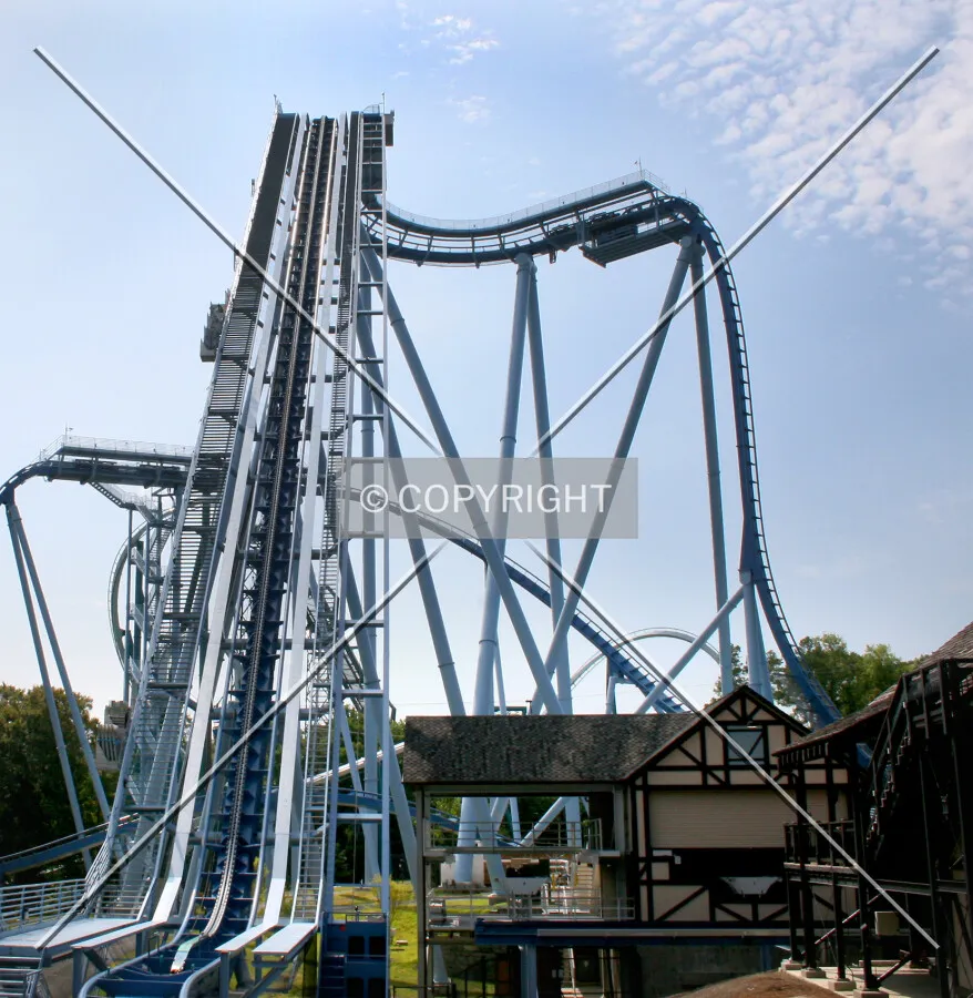 Lift hill with curve to the 90-degree first drop