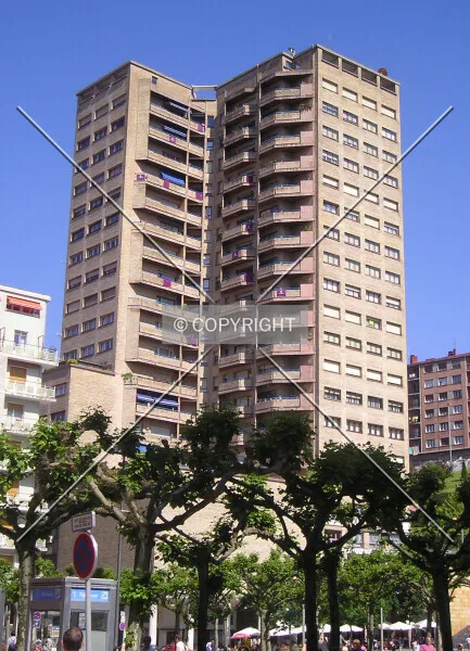 Photo 106-826-937