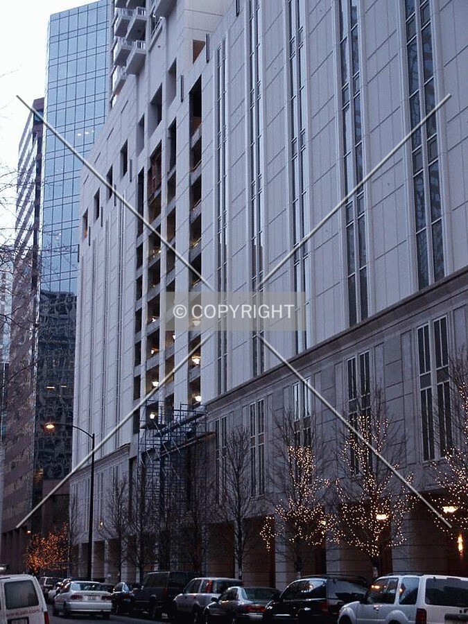 Unfinished portion of the facade on Erie Street; 22 December 2003