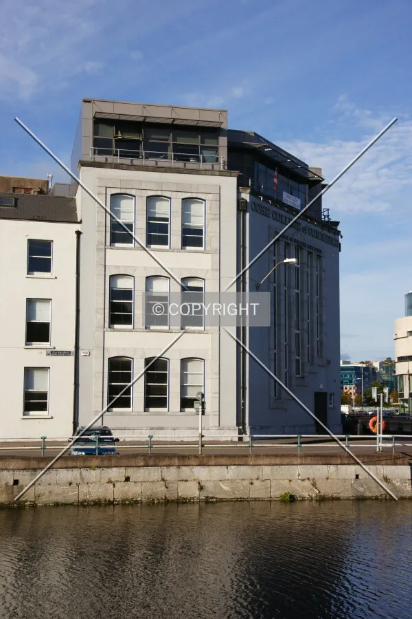 Photo 107-930-363