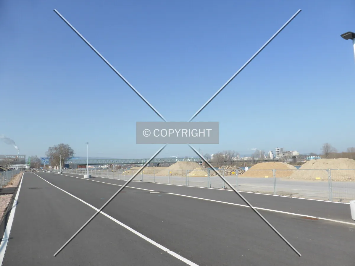 Photo 108-156-645