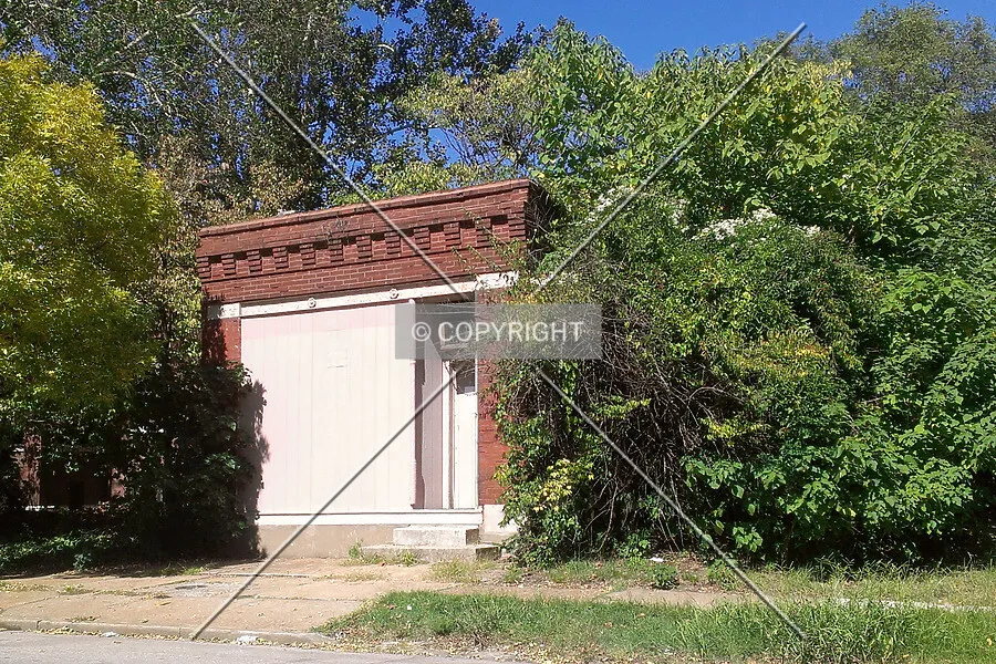 Photo 109-743-552