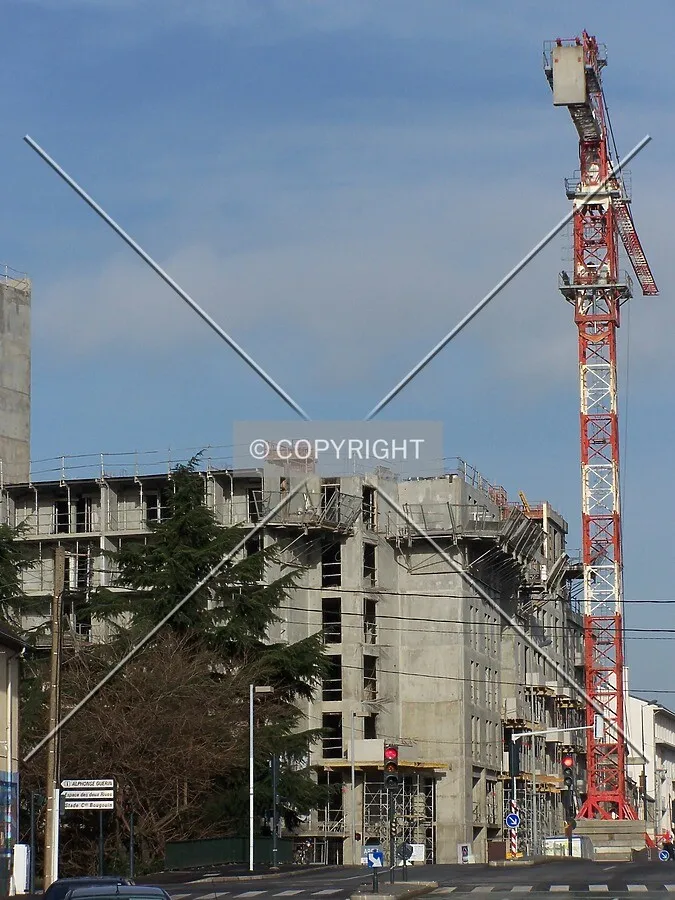 Angle sud-est donnant sur le carrefour