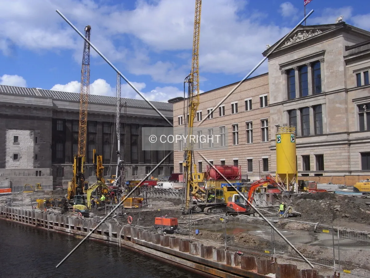 Construction site in front of Neues Museum Berlin