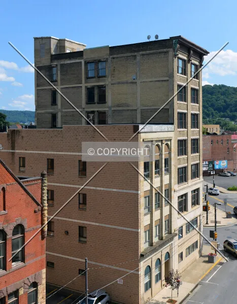 Photo 111-596-938