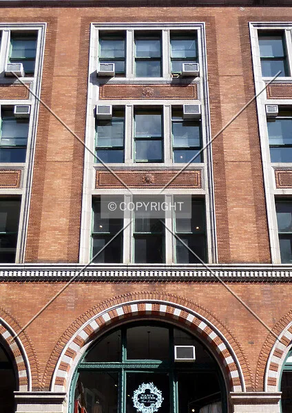 Photo 111-699-049