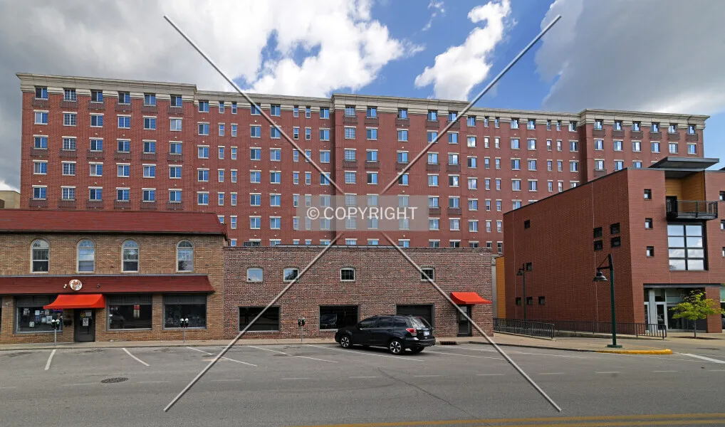 Photo 111-939-052