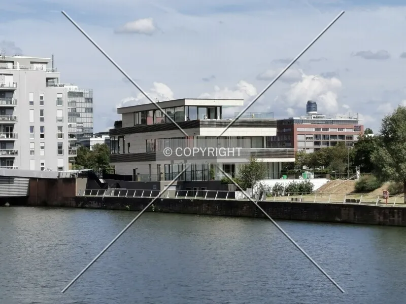 Photo 011-274-671