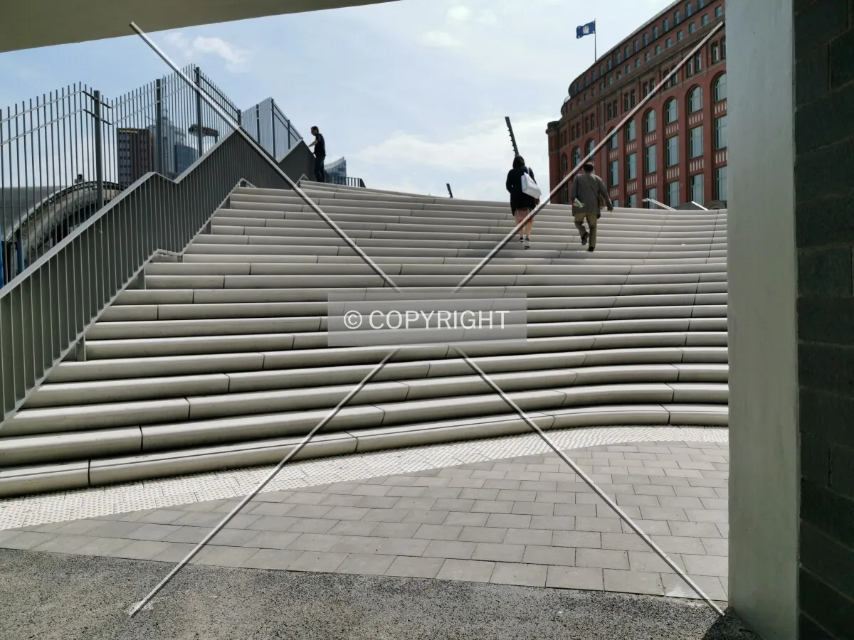 Photo 011-586-965