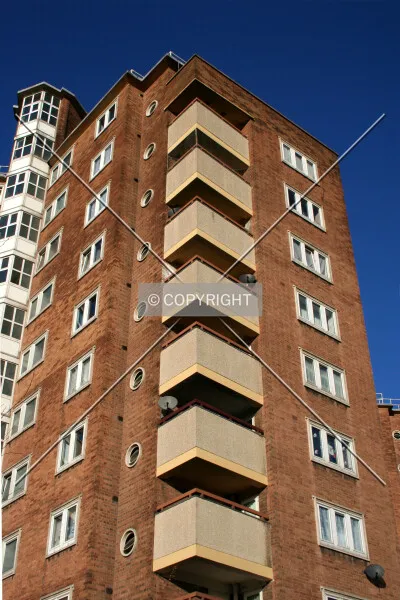 Photo 011-611-952