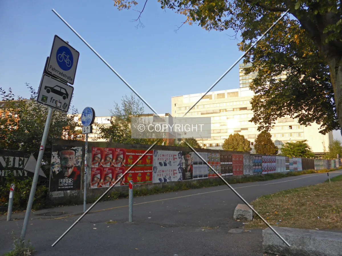 Photo 116-417-512