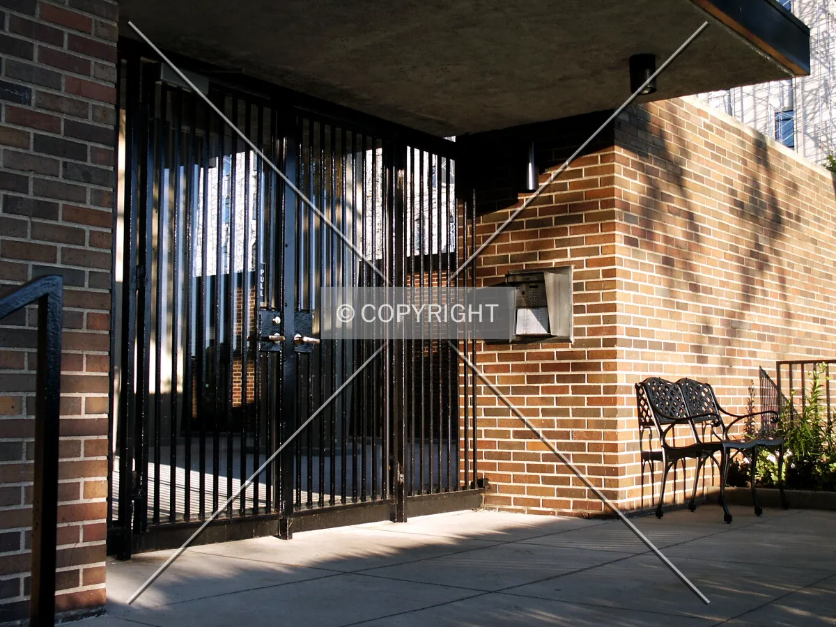 Entrance gateway