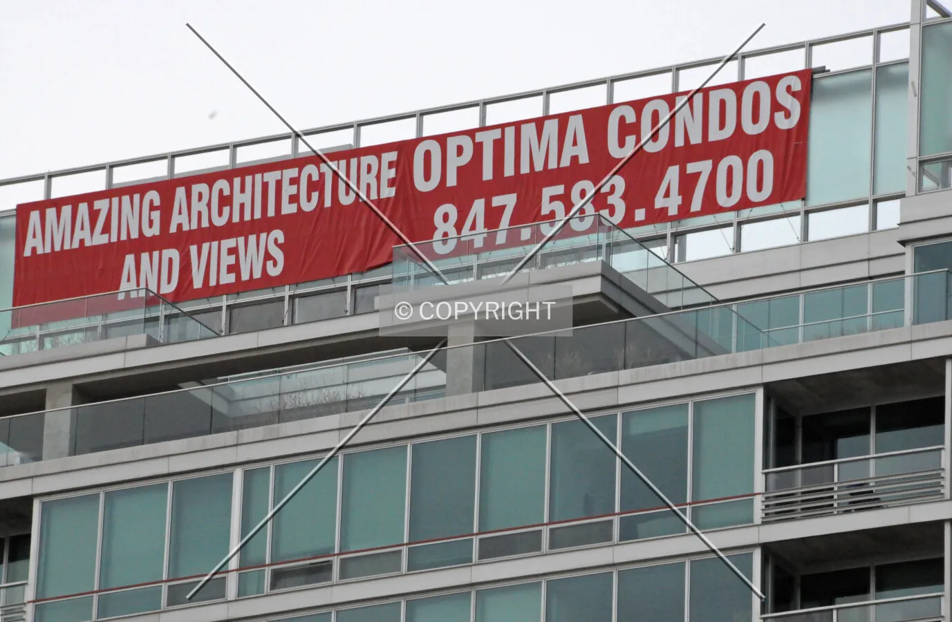 New advertising banner facing towards the Edens Expressway to the east