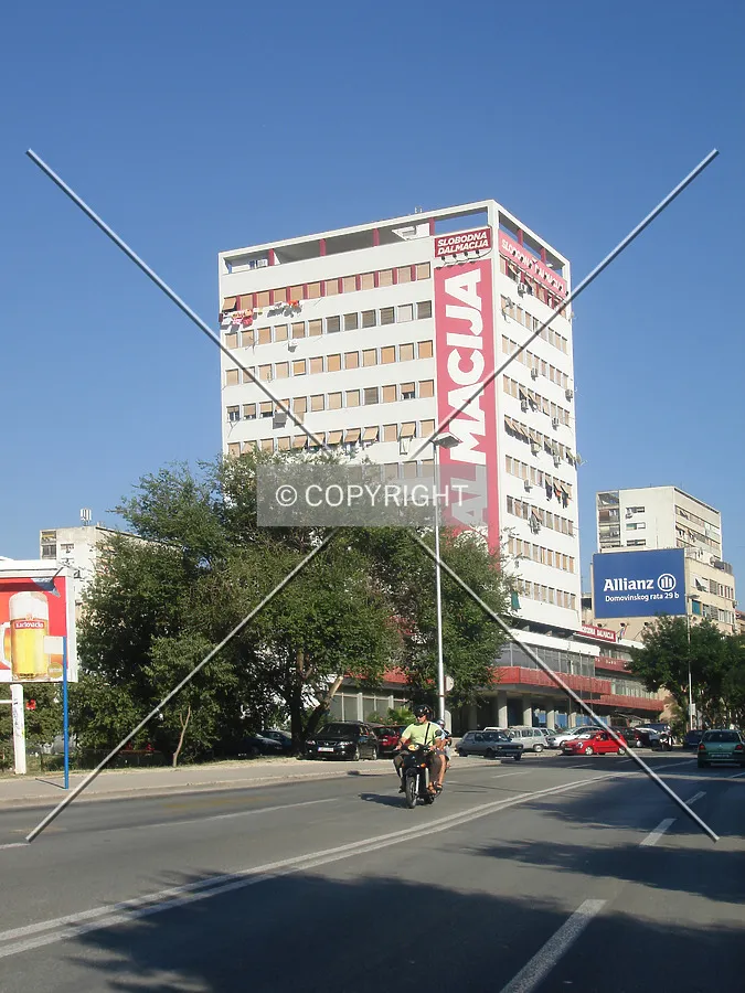 Photo 012-211-692