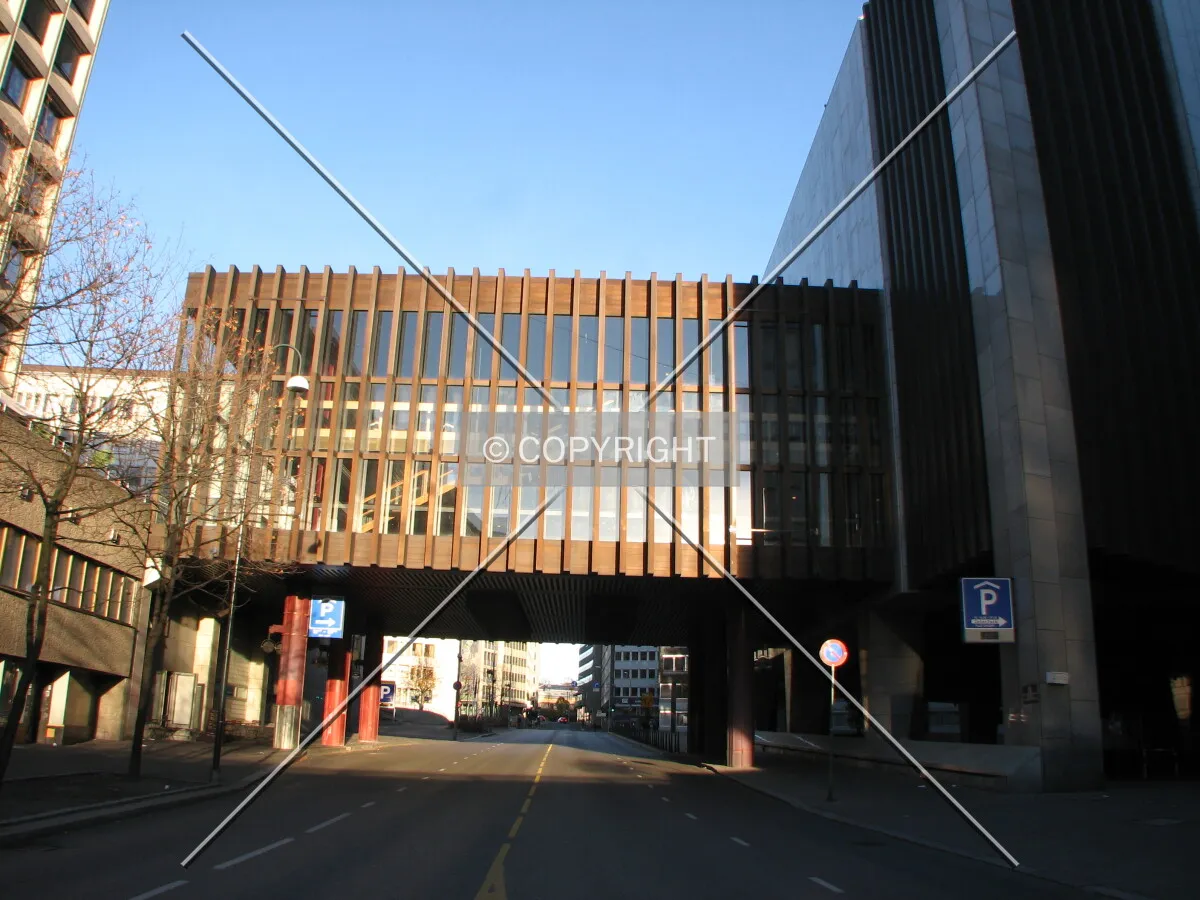View of the entrance bridge from Munkedamsveien