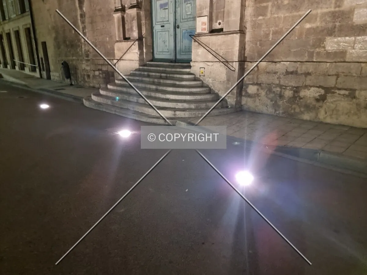 Photo 012-335-897