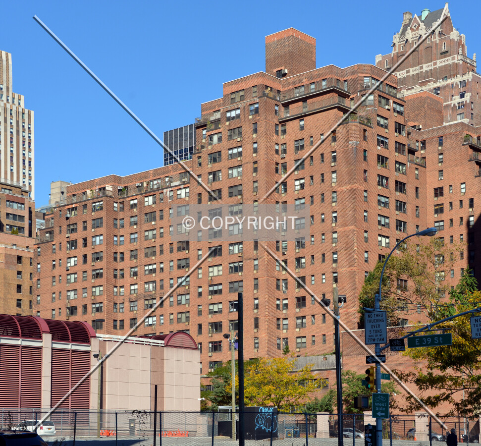 View from the south at 39th Street and 1st Avenue