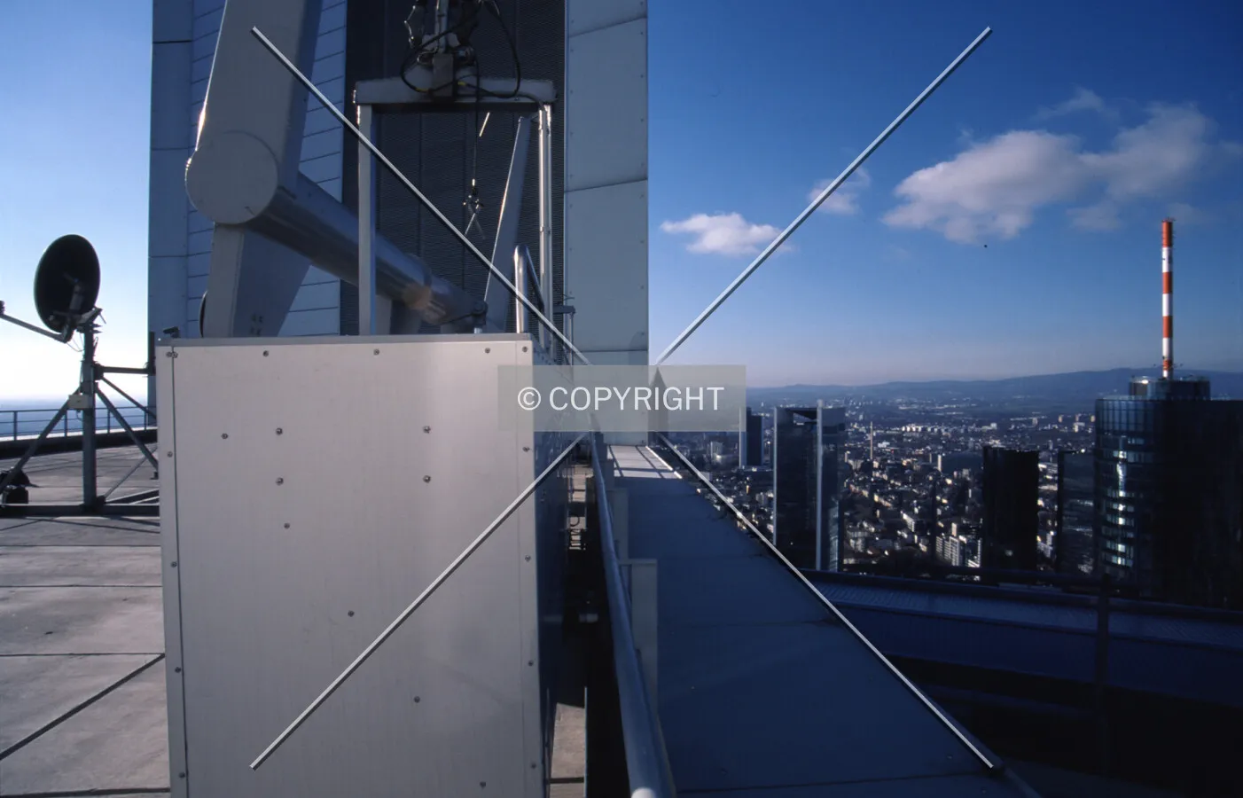 Facade maintenance unit on one of the roofs