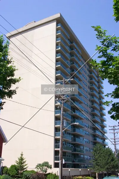 Photo 124-241-639