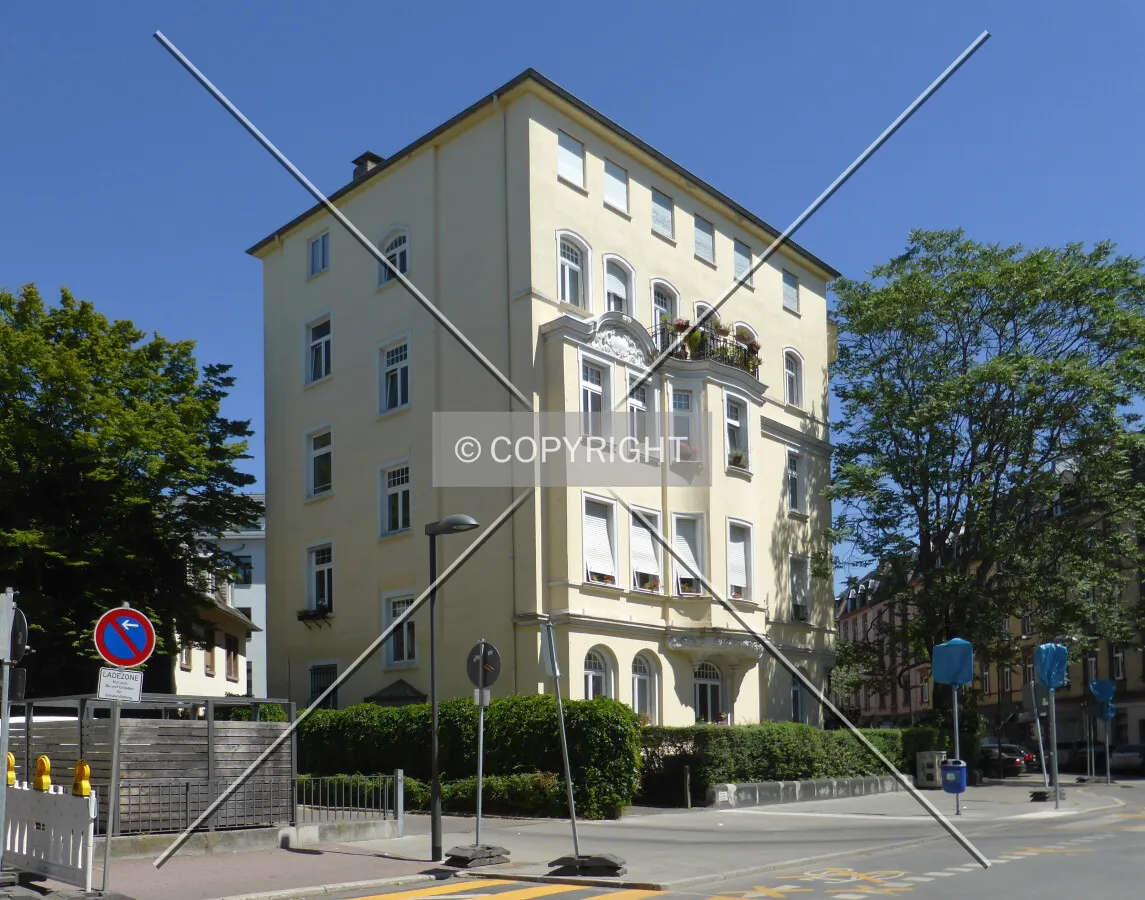 Photo 124-345-796