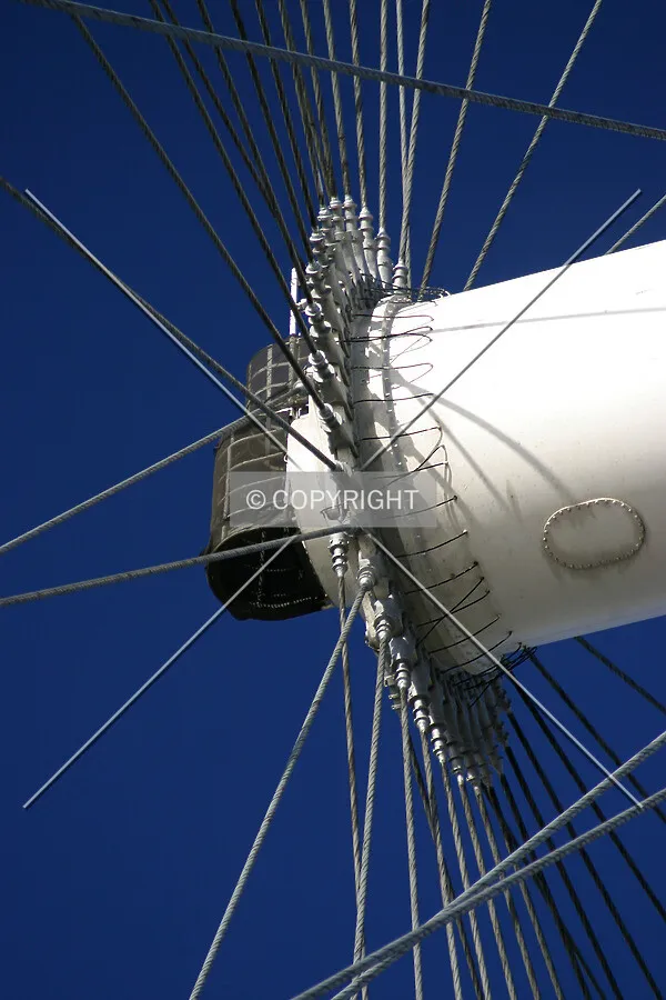 Close-up of the spindle