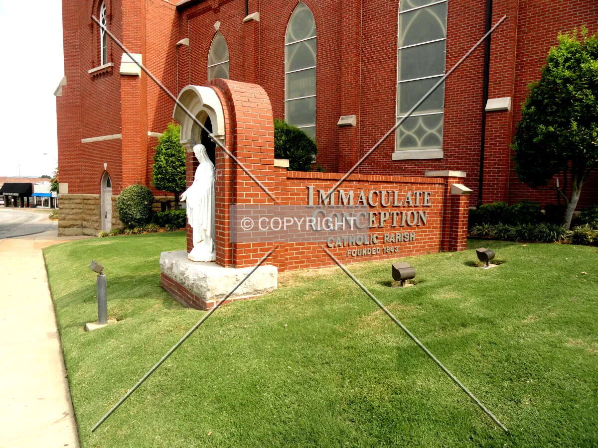 Signage on Garrison Avenue