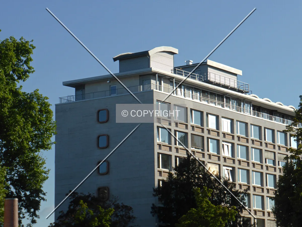 Photo 012-579-923