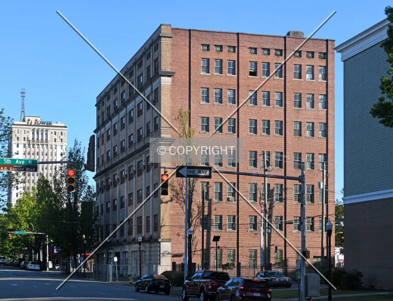 Photo 125-993-282