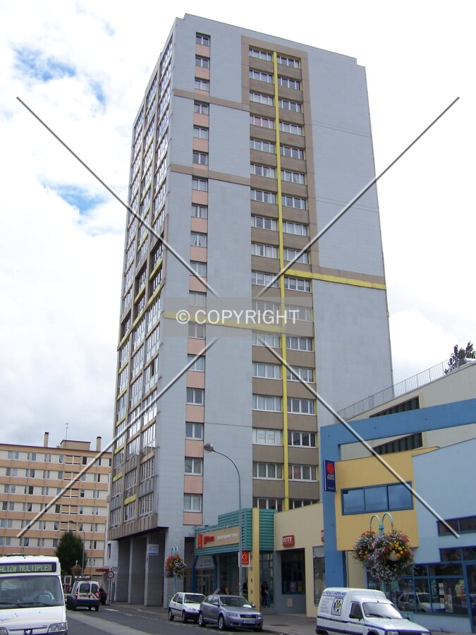 Angle Nord-Est vu depuis le Boulevard Robert Schuman